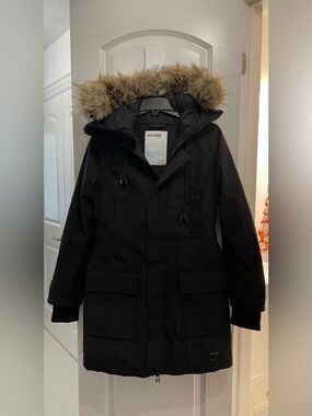 Aritzia Golden by TNA Bancroft Vegan Parka